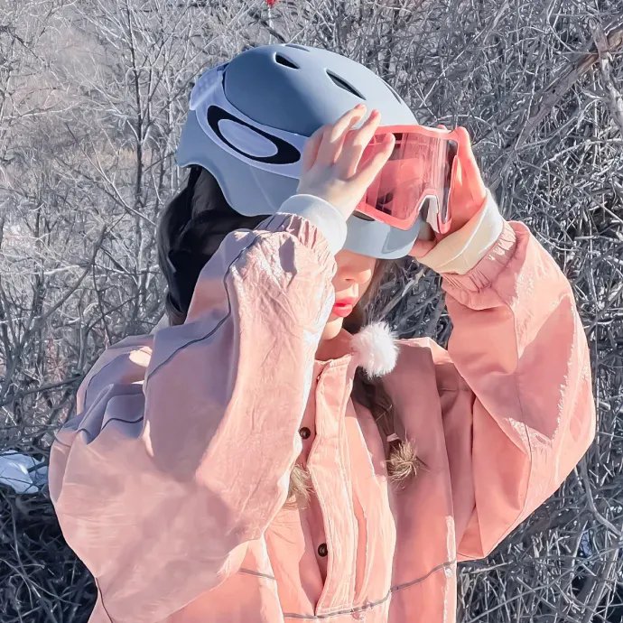 左撇子女人